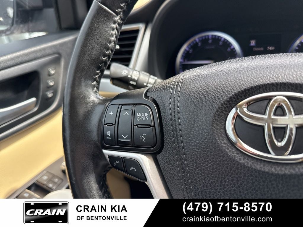 2018 Toyota Highlander Limited Platinum - AWD / PANO ROOF / CAPTAIN'S CHAIRS