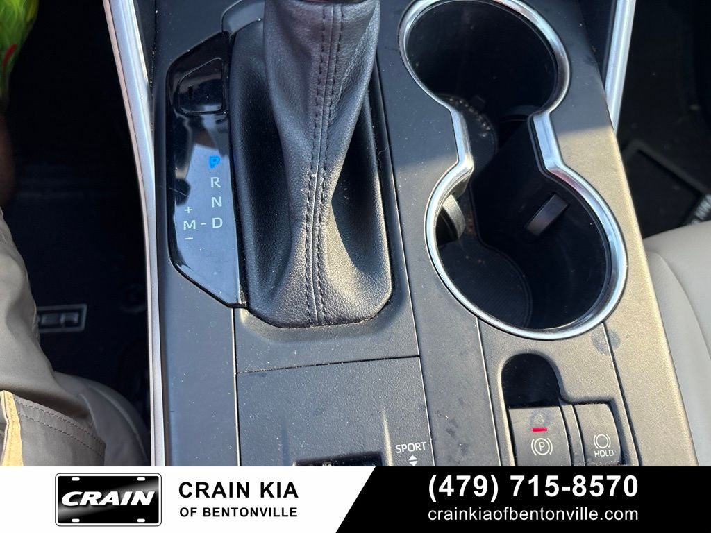 2022 Toyota Highlander XLE - SUNROOF / CLEAN CARFAX / ONE OWNER