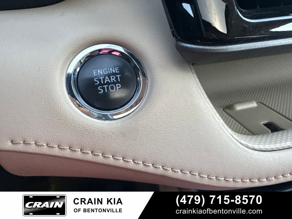 2022 Toyota Highlander XLE - SUNROOF / CLEAN CARFAX / ONE OWNER