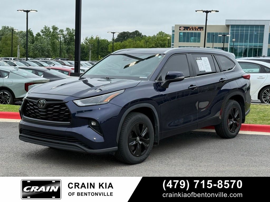 2023 Toyota Highlander XLE - AWD / SUNROOF