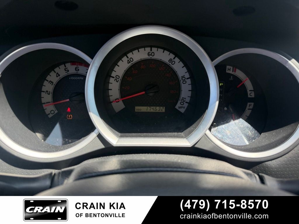 2014 Toyota Tacoma Base V6 - 4WD / CLEAN CARFAX HISTORY