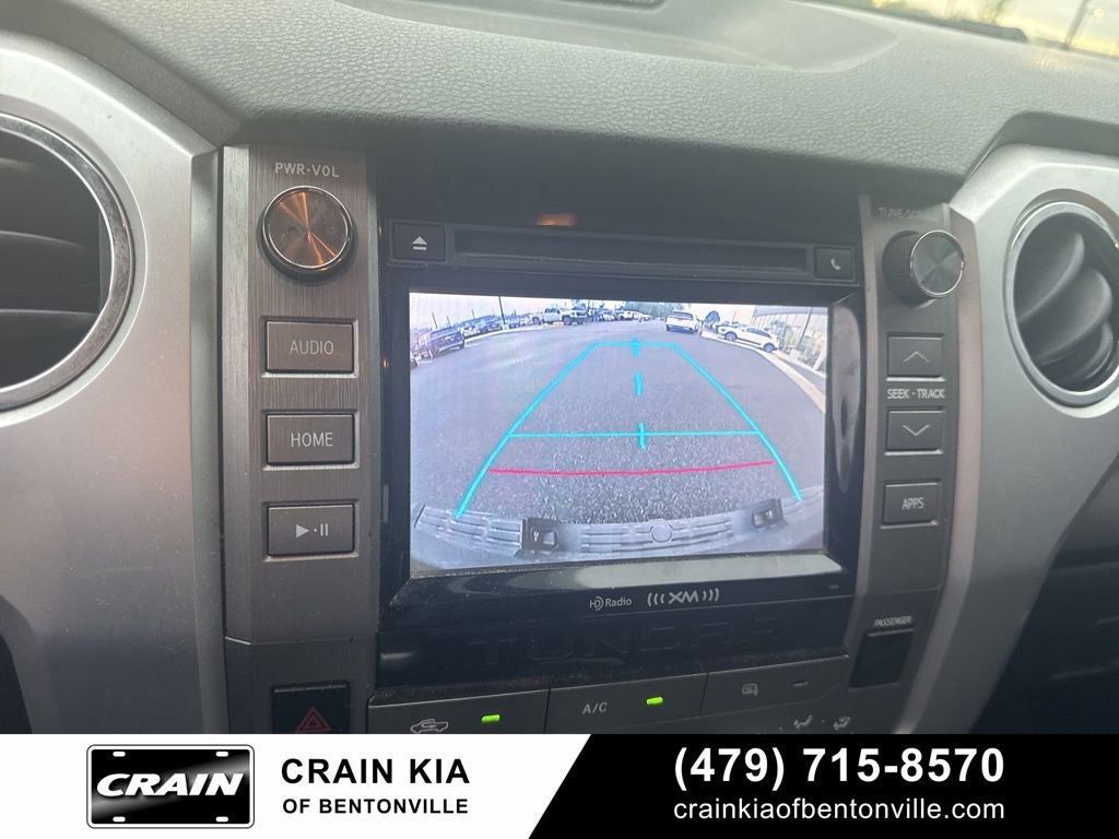 2015 Toyota Tundra SR5 - 4WD / CLEAN CARFAX HISTORY