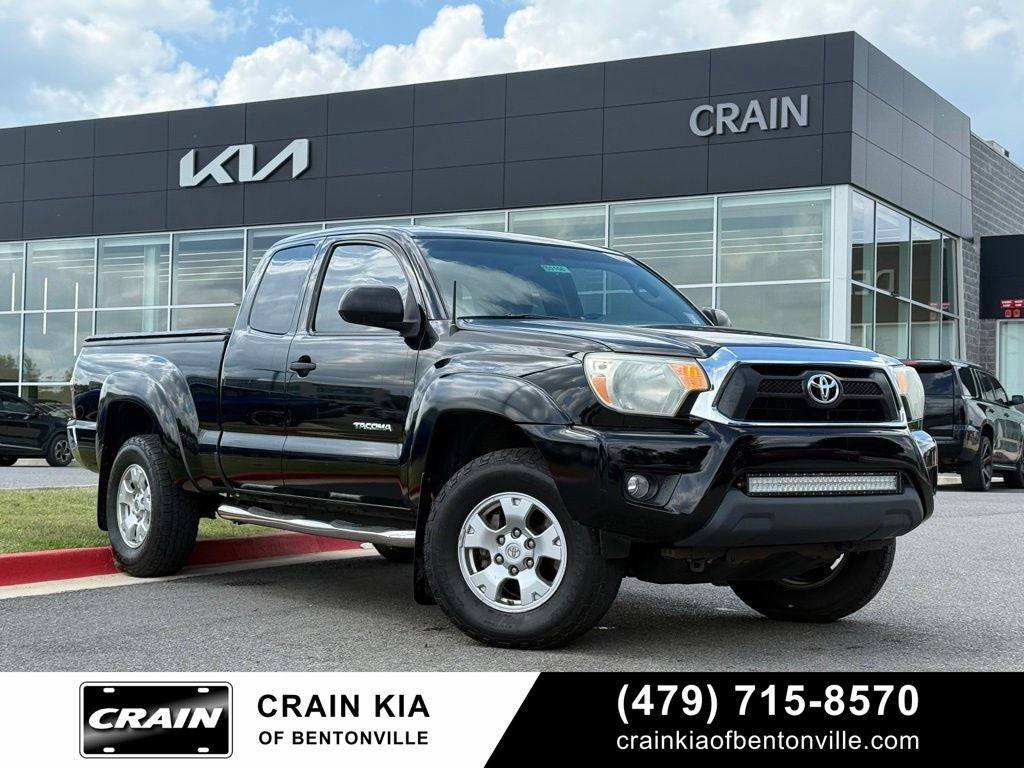 2013 Toyota Tacoma SR5 - 4WD / CARFAX ONE OWNER