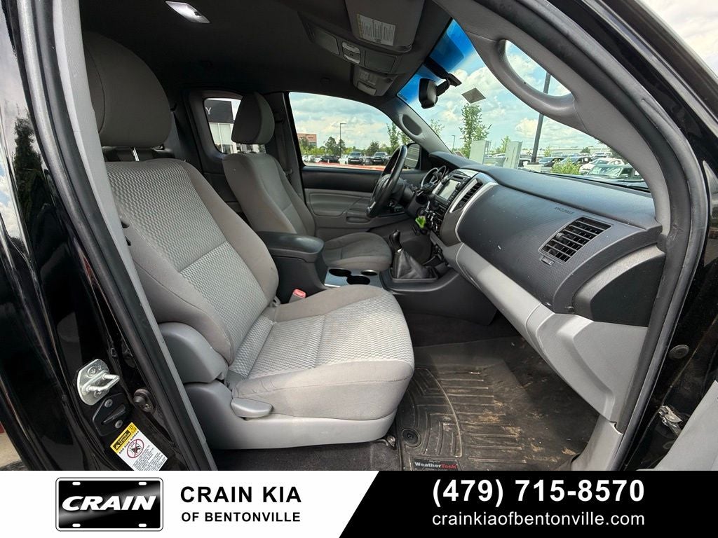 2013 Toyota Tacoma SR5 - 4WD / CARFAX ONE OWNER