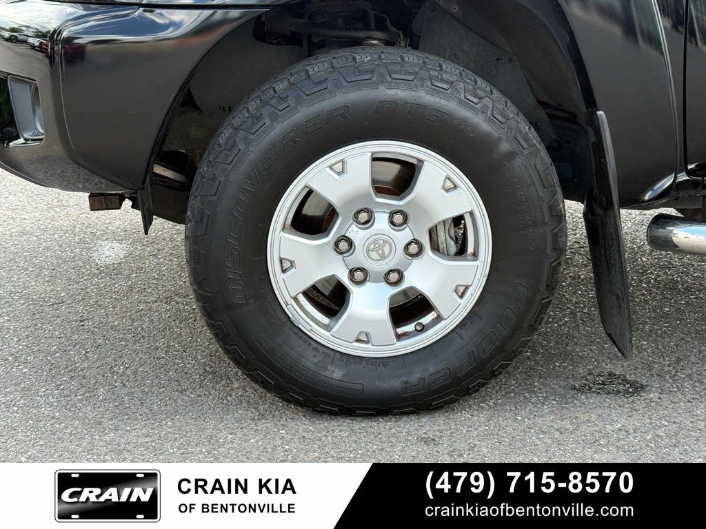 2013 Toyota Tacoma SR5 - 4WD / CARFAX ONE OWNER