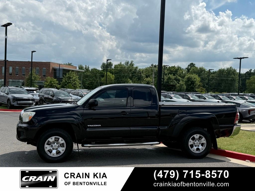2013 Toyota Tacoma SR5 - 4WD / CARFAX ONE OWNER