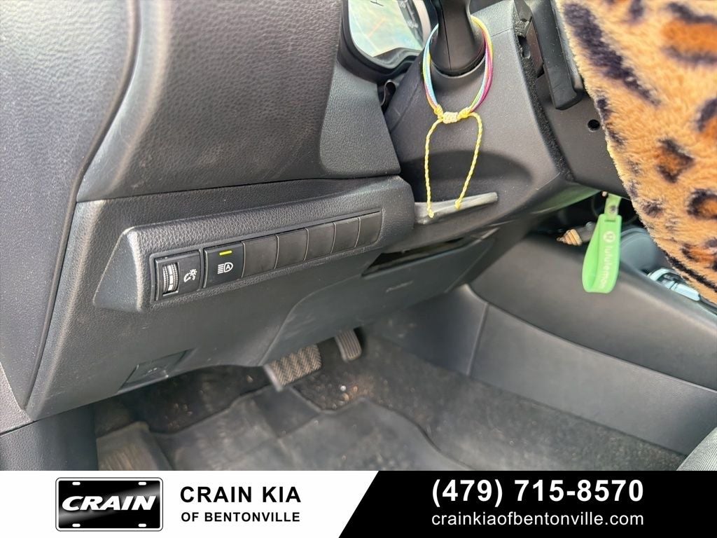 2020 Toyota Corolla SE - CLEAN CARFAX HISTORY