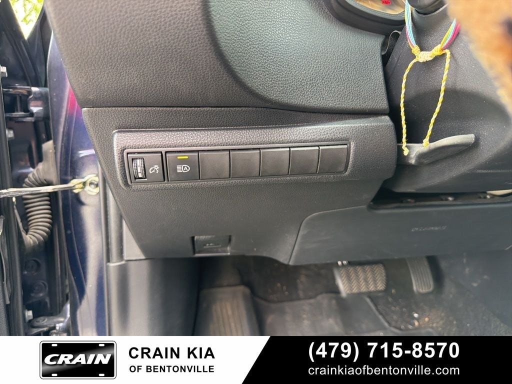 2020 Toyota Corolla SE - CLEAN CARFAX HISTORY