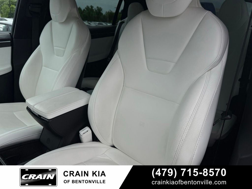 2017 Tesla Model X 75D - AWD / CLEAN CARFAX
