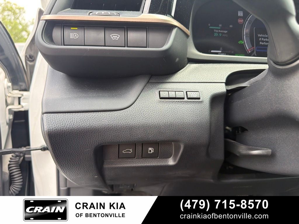 2023 Toyota Crown XLE - AWD / CLEAN CARFAX