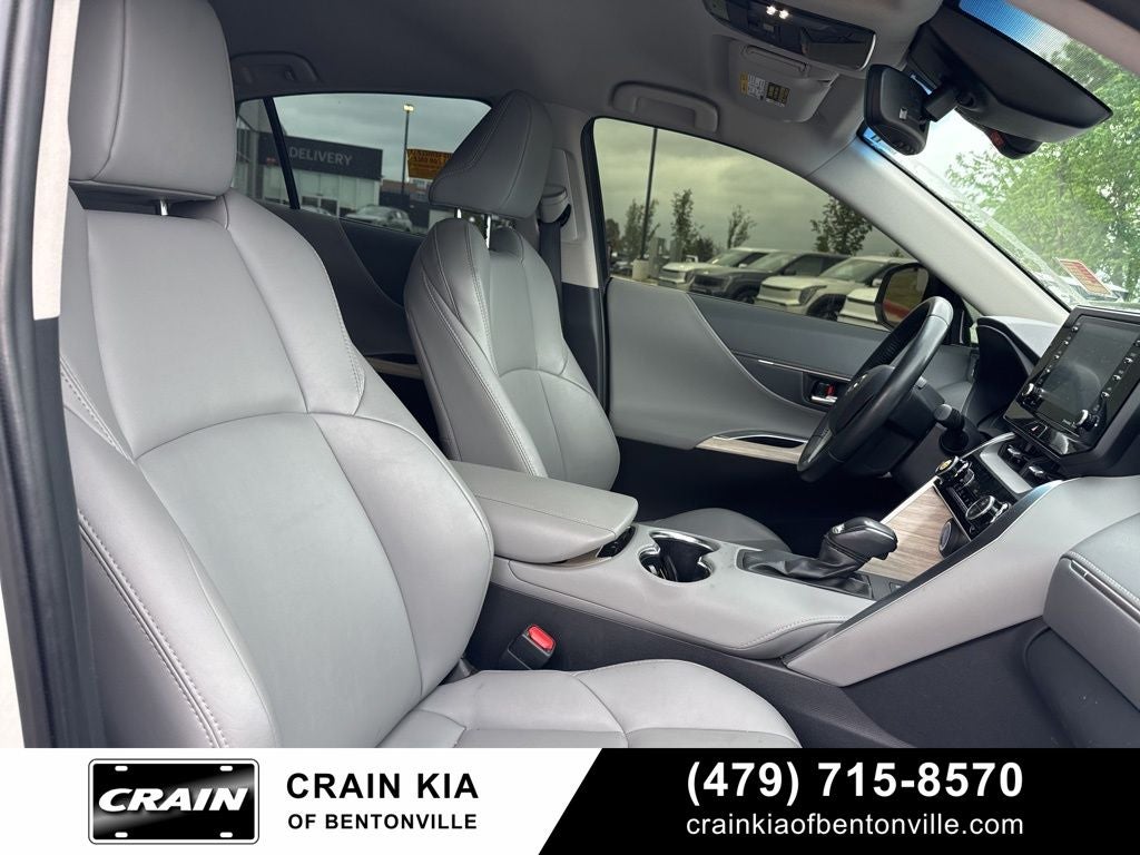 2022 Toyota Venza XLE - AWD