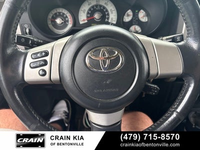 2010 Toyota FJ Cruiser Base - 4WD / CLEAN CARFAX