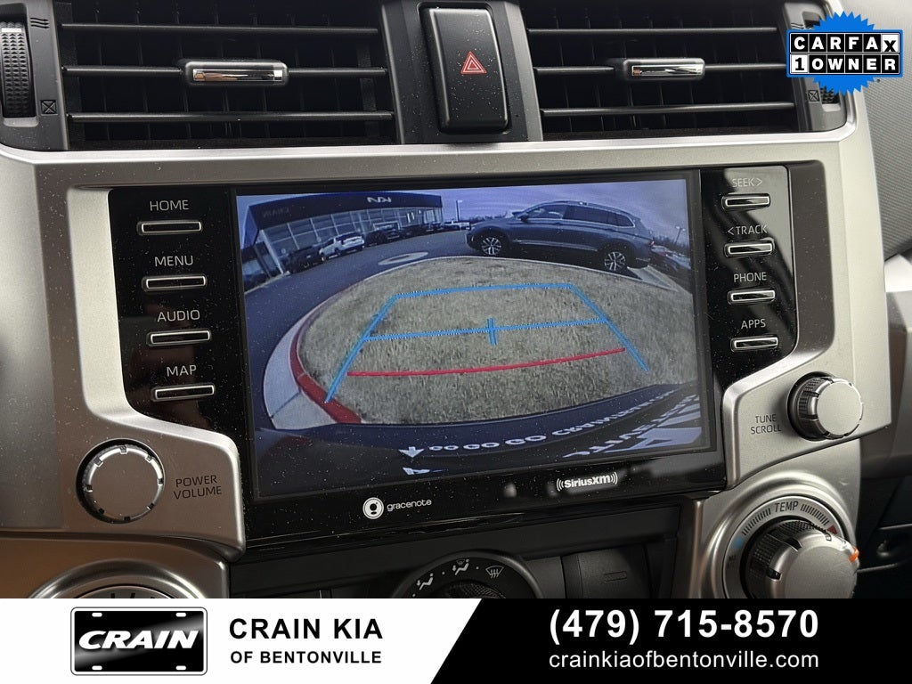 2023 Toyota 4Runner SR5 - 4WD / CLEAN CARFAX / ONE OWNER