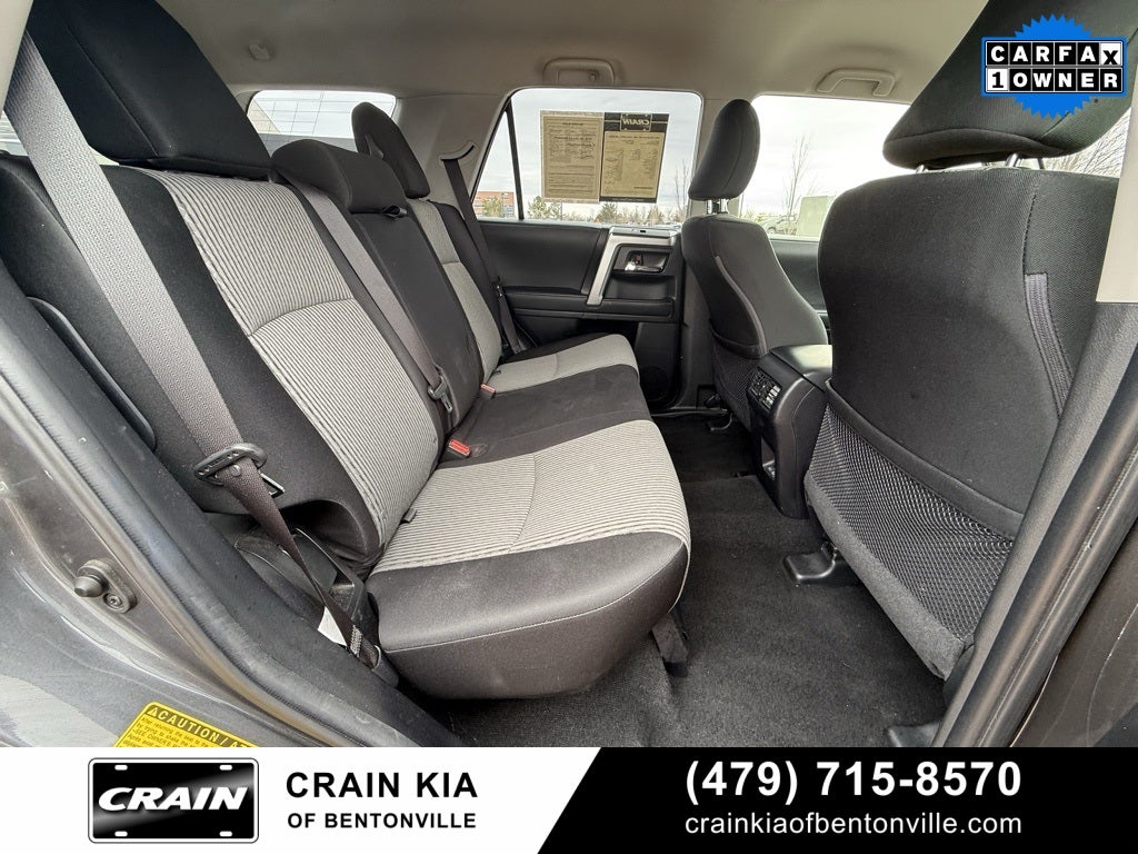 2023 Toyota 4Runner SR5 - 4WD / CLEAN CARFAX / ONE OWNER