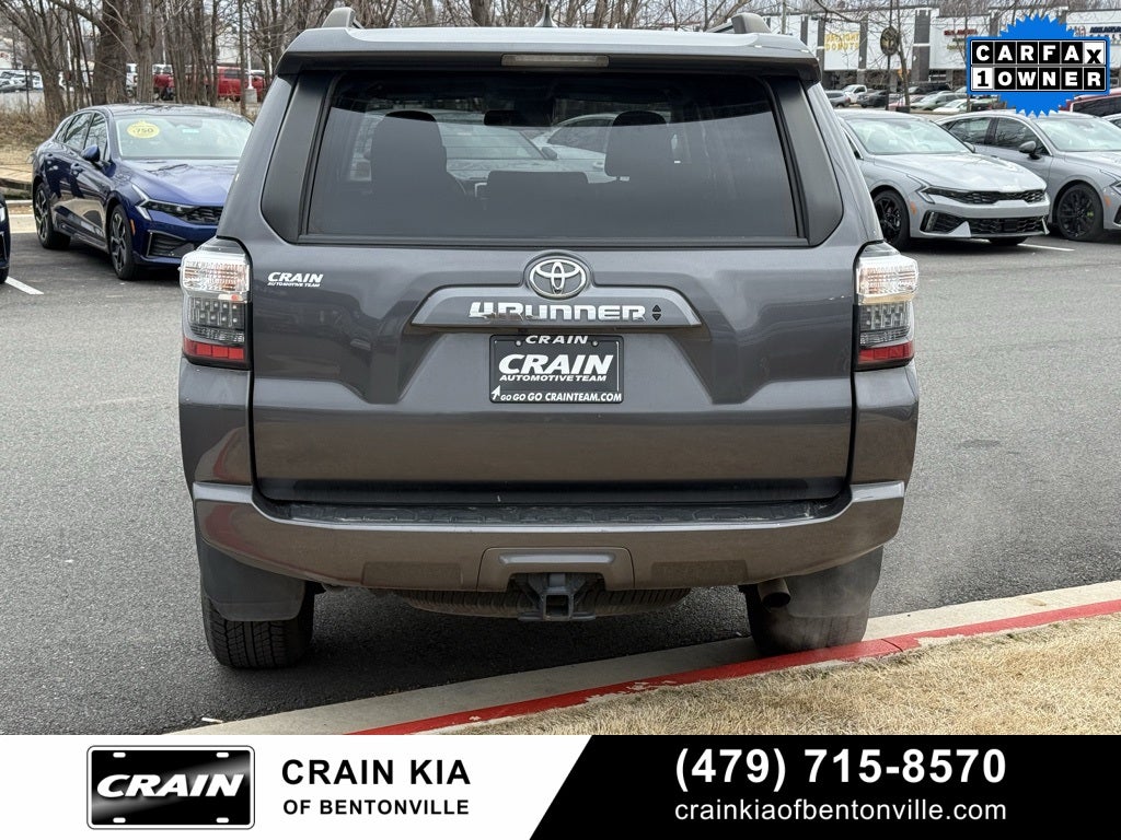 2023 Toyota 4Runner SR5 - 4WD / CLEAN CARFAX / ONE OWNER