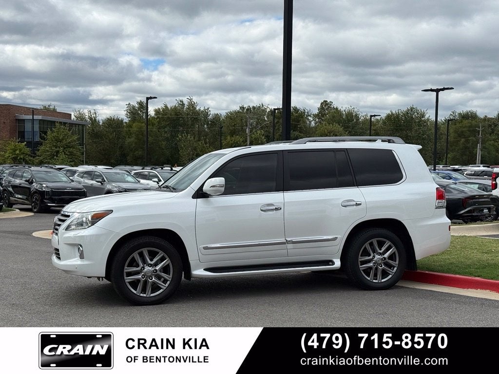 2013 Lexus LX 570 - 4WD / SUNROOF / CLEAN CARFAX
