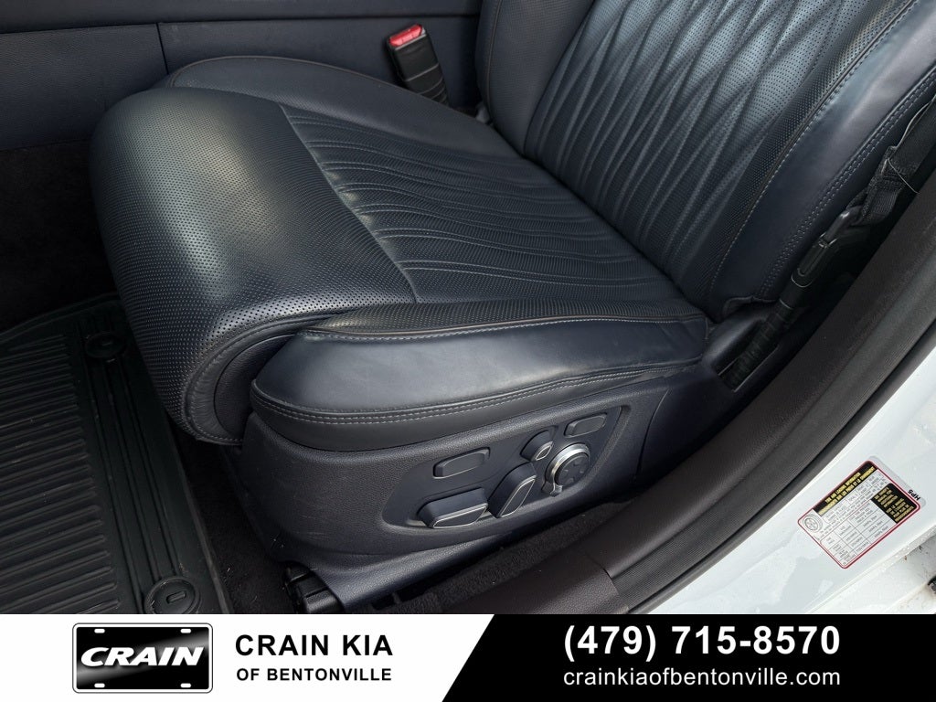 2021 Genesis G90 3.3T Premium - SUNROOF / CLEAN CARFAX