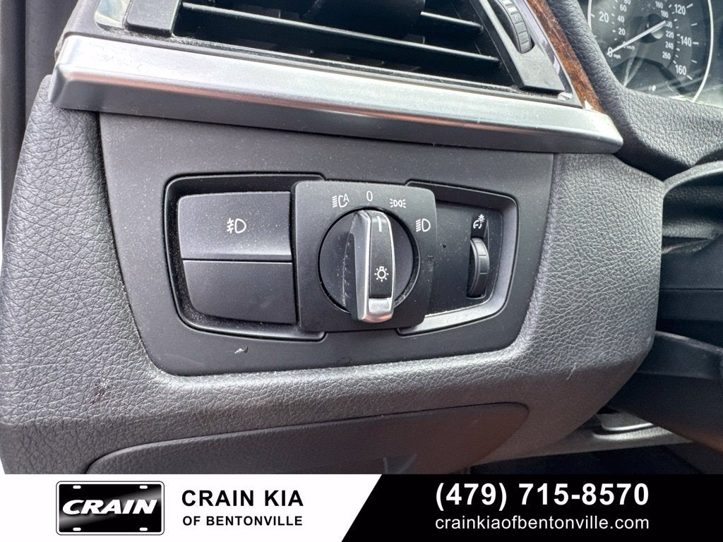 2015 BMW 3 Series 328i xDrive - AWD / SUNROOF