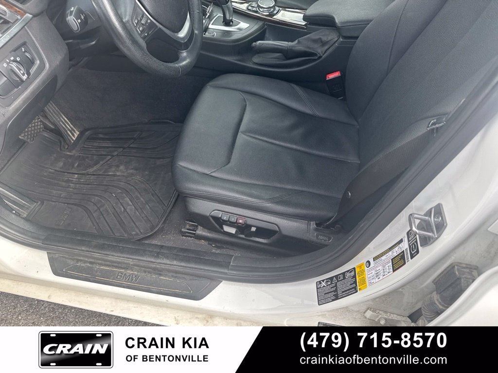 2015 BMW 3 Series 328i xDrive - AWD / SUNROOF