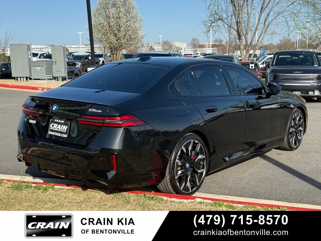 2024 BMW i5 M60 - AWD / PANORAMIC SUNROOF / CLEAN CARFAX