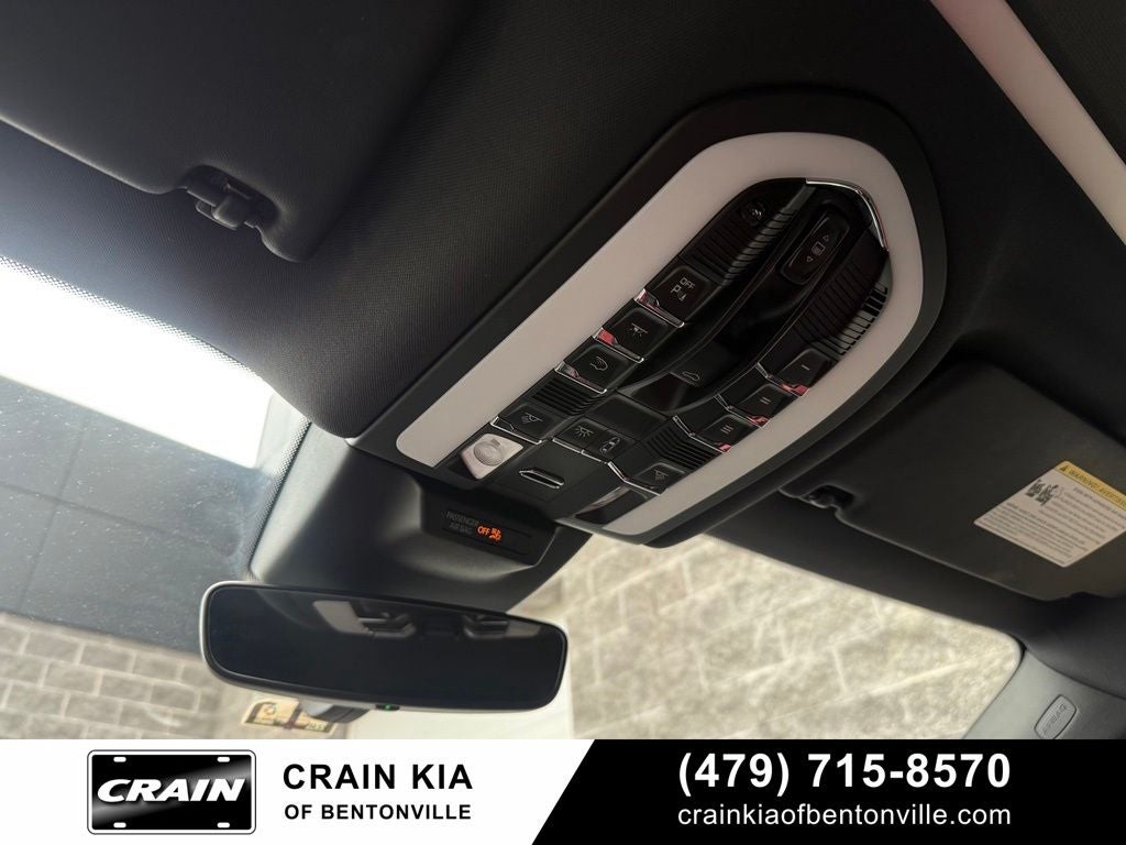 2021 Porsche Macan Base - AWD / PANORAMIC SUNROOF / CLEAN CARFAX