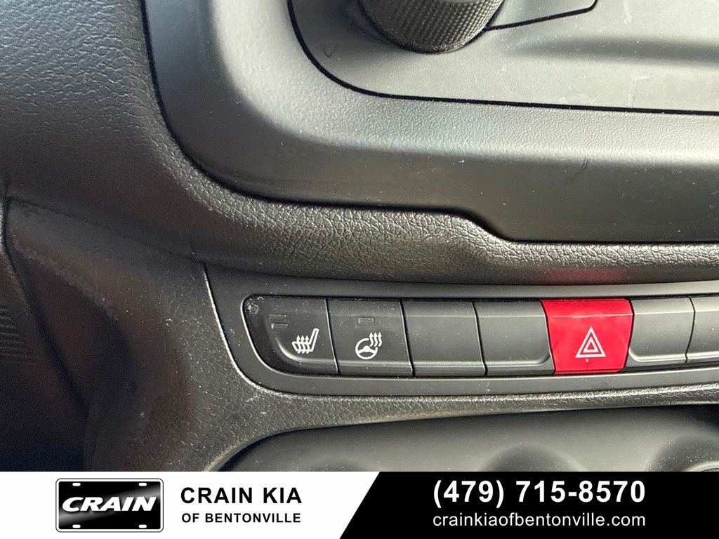 2017 Jeep Renegade Latitude - 4WD / CLEAN CARFAX / DUAL SUNROOF