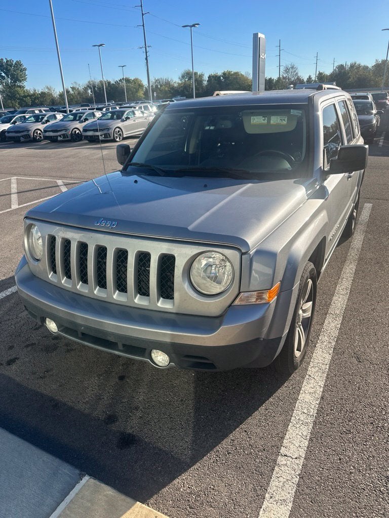 2017 Jeep Patriot Latitude CLEAN CARFAX / HEATED SEATS / BACK UP CAM