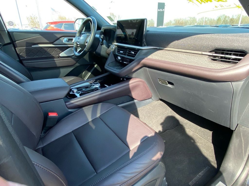 2025 Ford Explorer Platinum 4X4 / HEATED SEATS / NAV