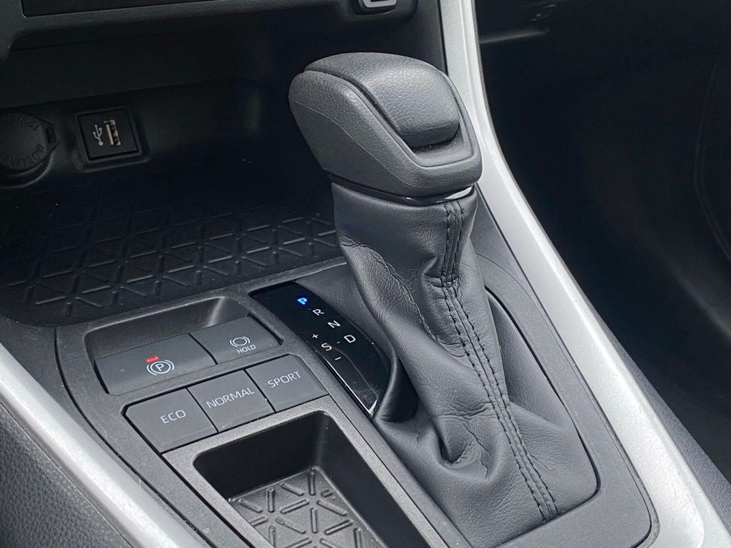 2025 Toyota RAV4 XLE ONE OWNER