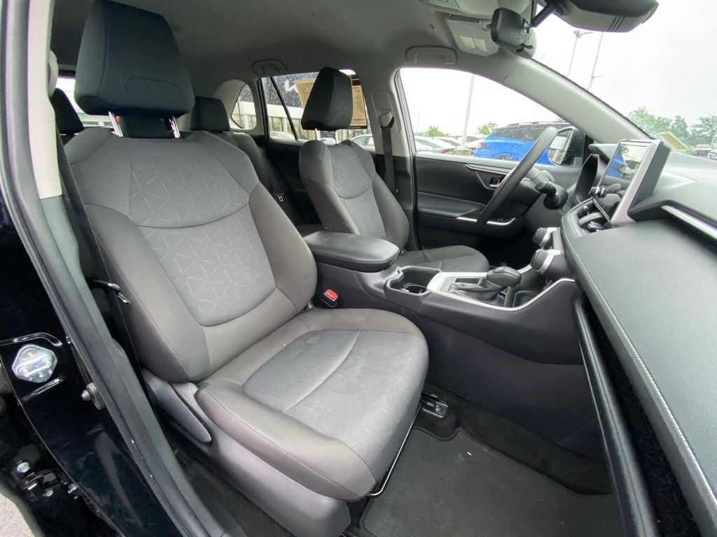 2025 Toyota RAV4 XLE ONE OWNER
