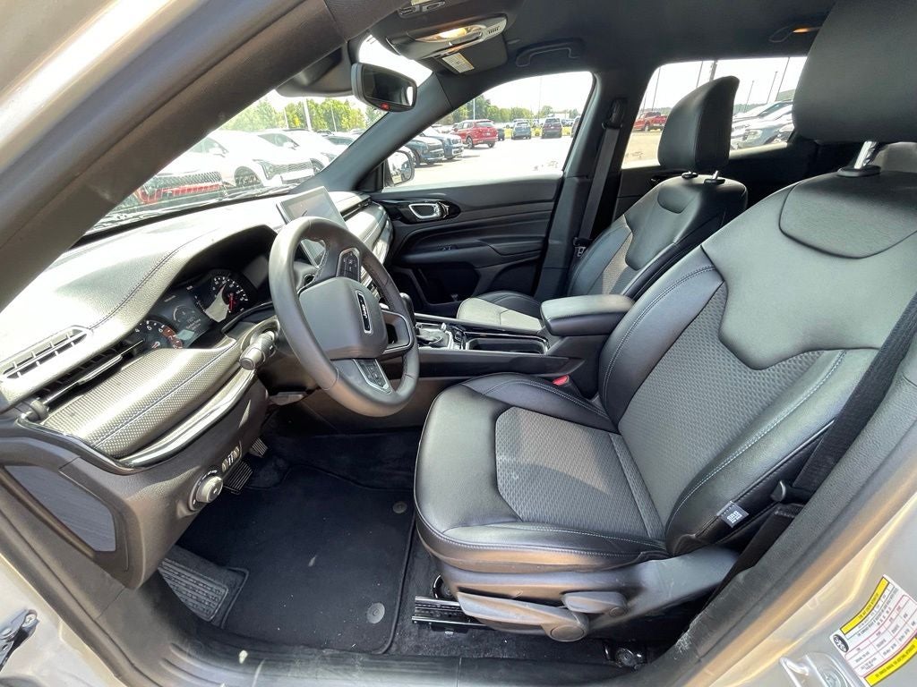 2025 Jeep Compass Latitude 4X4 / HEATED SEATS / ONE OWNER