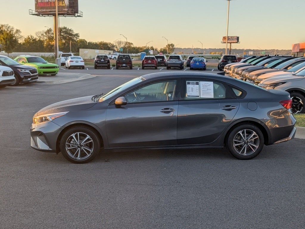 2023 Kia Forte LXS CPO / ONE OWNER