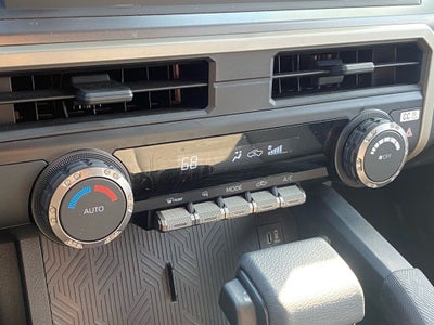 2025 Toyota Tacoma TRD Off-Road 4X4 / ONE OWNER