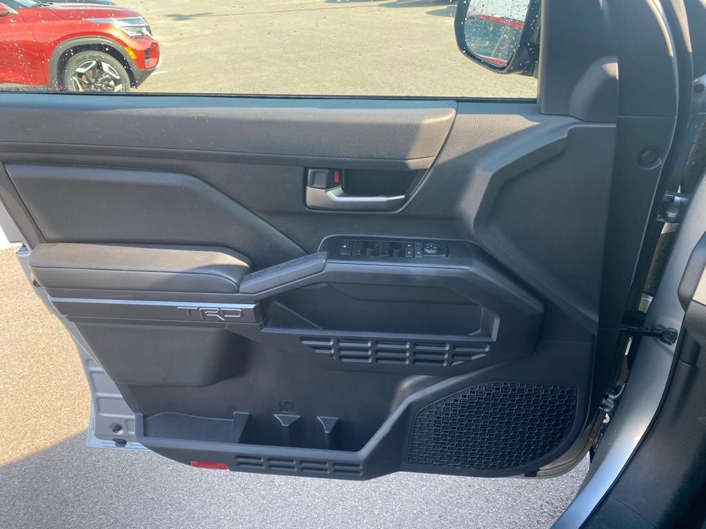 2025 Toyota Tacoma TRD Off-Road 4X4 / ONE OWNER