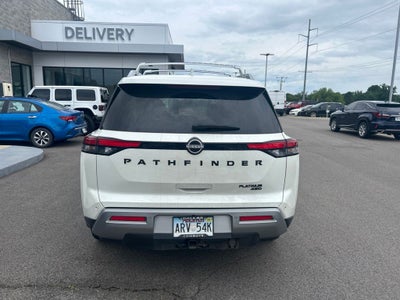 2024 Nissan Pathfinder Platinum 4X4 / HEATED AND COOLED SEATS / LOADED