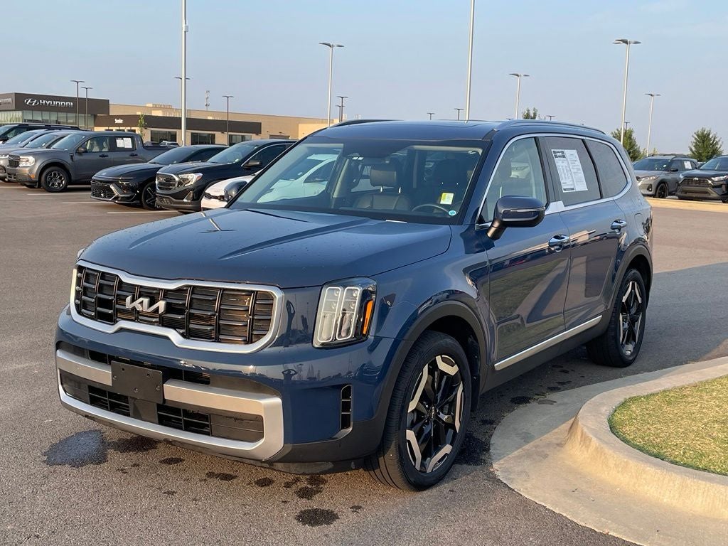 2023 Kia Telluride S SUNROOF / NAV / LEATHER / HEATED SEATS