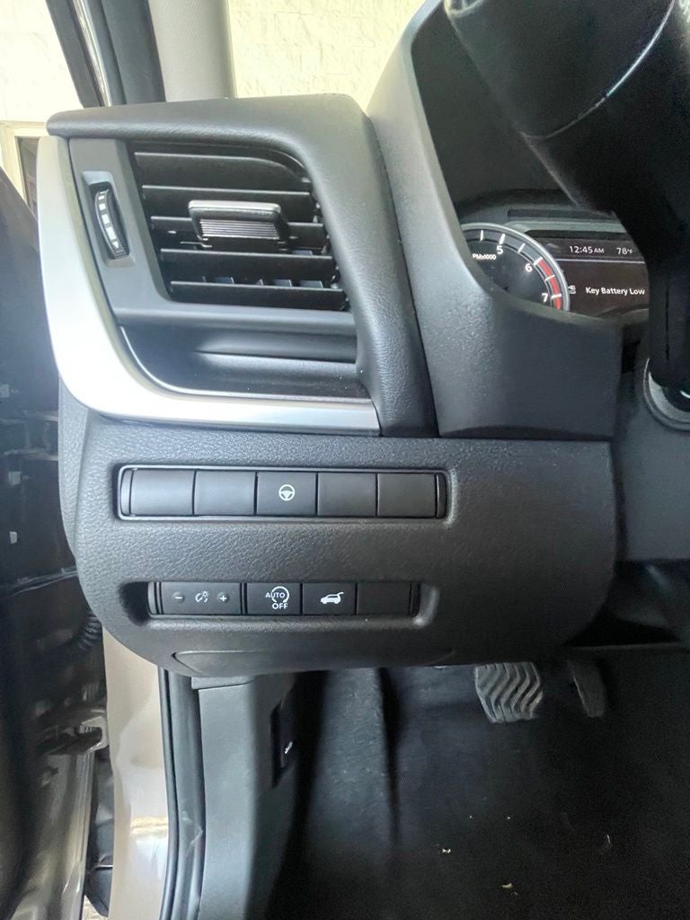 2024 Nissan Rogue SV PREMIUM PACKAGE / MOONROOF / LEATHER