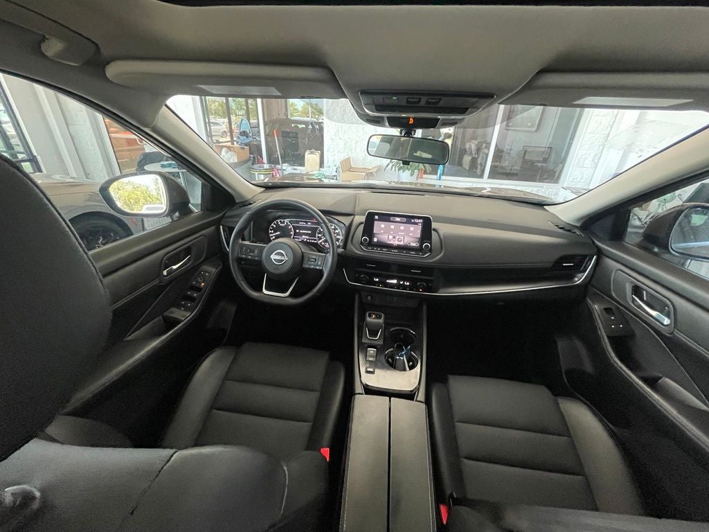 2024 Nissan Rogue SV PREMIUM PACKAGE / MOONROOF / LEATHER
