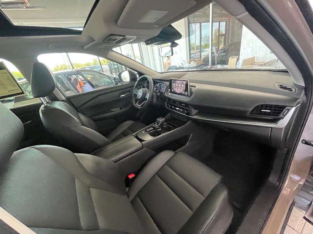 2024 Nissan Rogue SV PREMIUM PACKAGE / MOONROOF / LEATHER