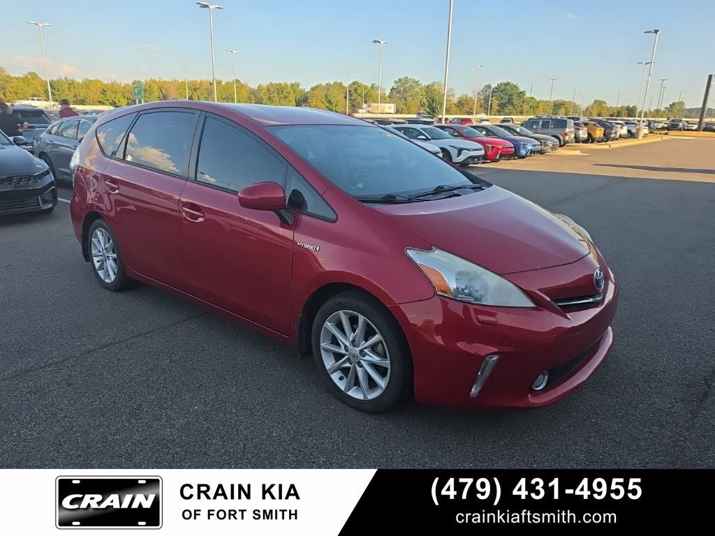 2013 Toyota Prius v Five HEATED SEATS / NAV