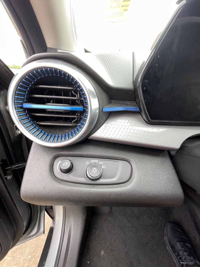 2025 Chevrolet Trax LT ONE OWNER / HEATED SEATS