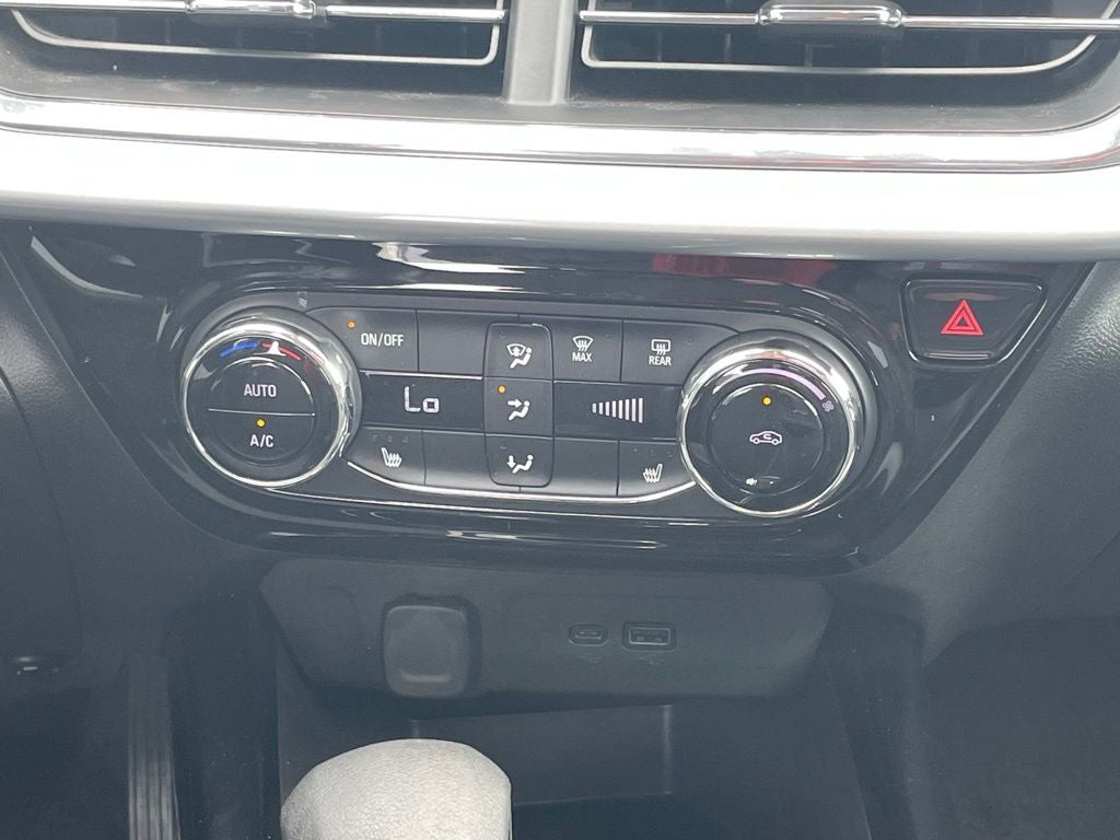 2025 Chevrolet Trax LT ONE OWNER / HEATED SEATS