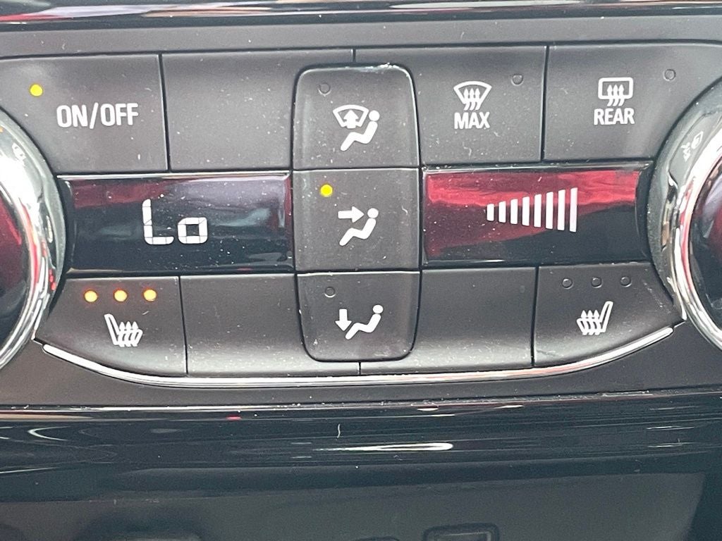 2025 Chevrolet Trax LT ONE OWNER / HEATED SEATS