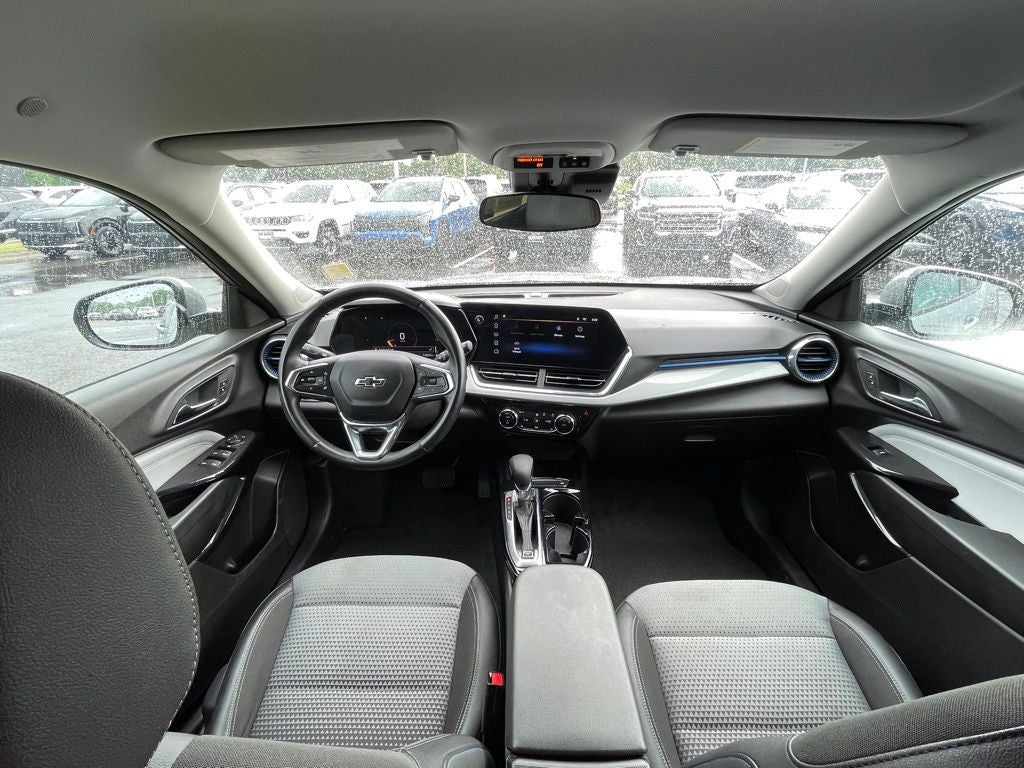 2025 Chevrolet Trax LT ONE OWNER / HEATED SEATS