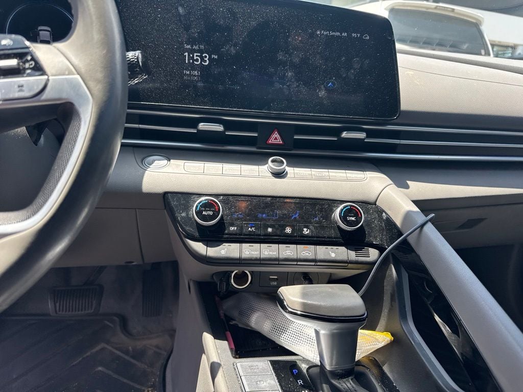 2024 Hyundai ELANTRA SEL NAVIGATION / HEATED SEATS