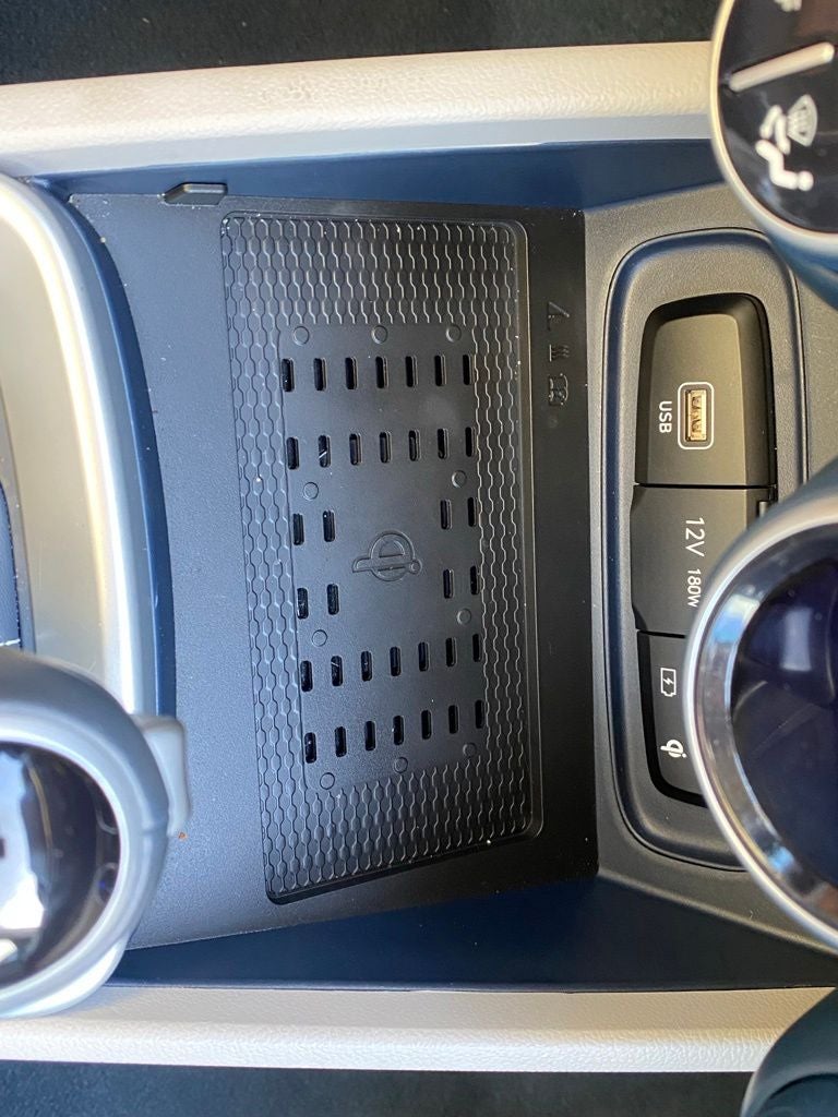 2025 Hyundai VENUE Limited ONE OWNER / HEATED SEATS / NAV