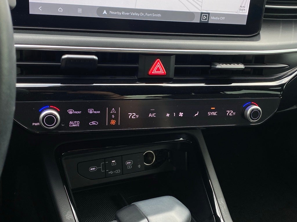 2025 Kia K5 GT-Line HEATED SEATS / LEATHER / NAV