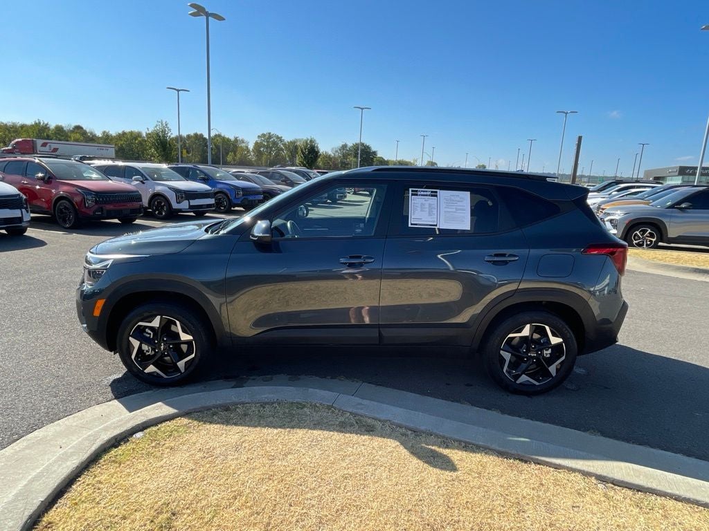 2025 Kia Seltos S ONE OWNER / HEATED SEATS / NAV