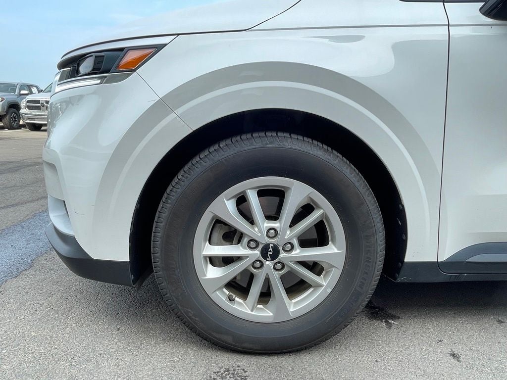 2024 Kia Carnival LX