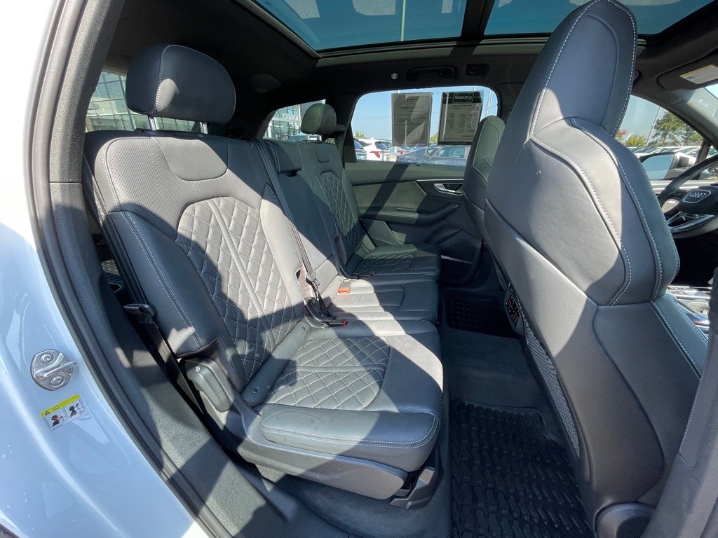 2022 Audi SQ7 MOONROOF / LEATHER / HEATED SEATS quattro